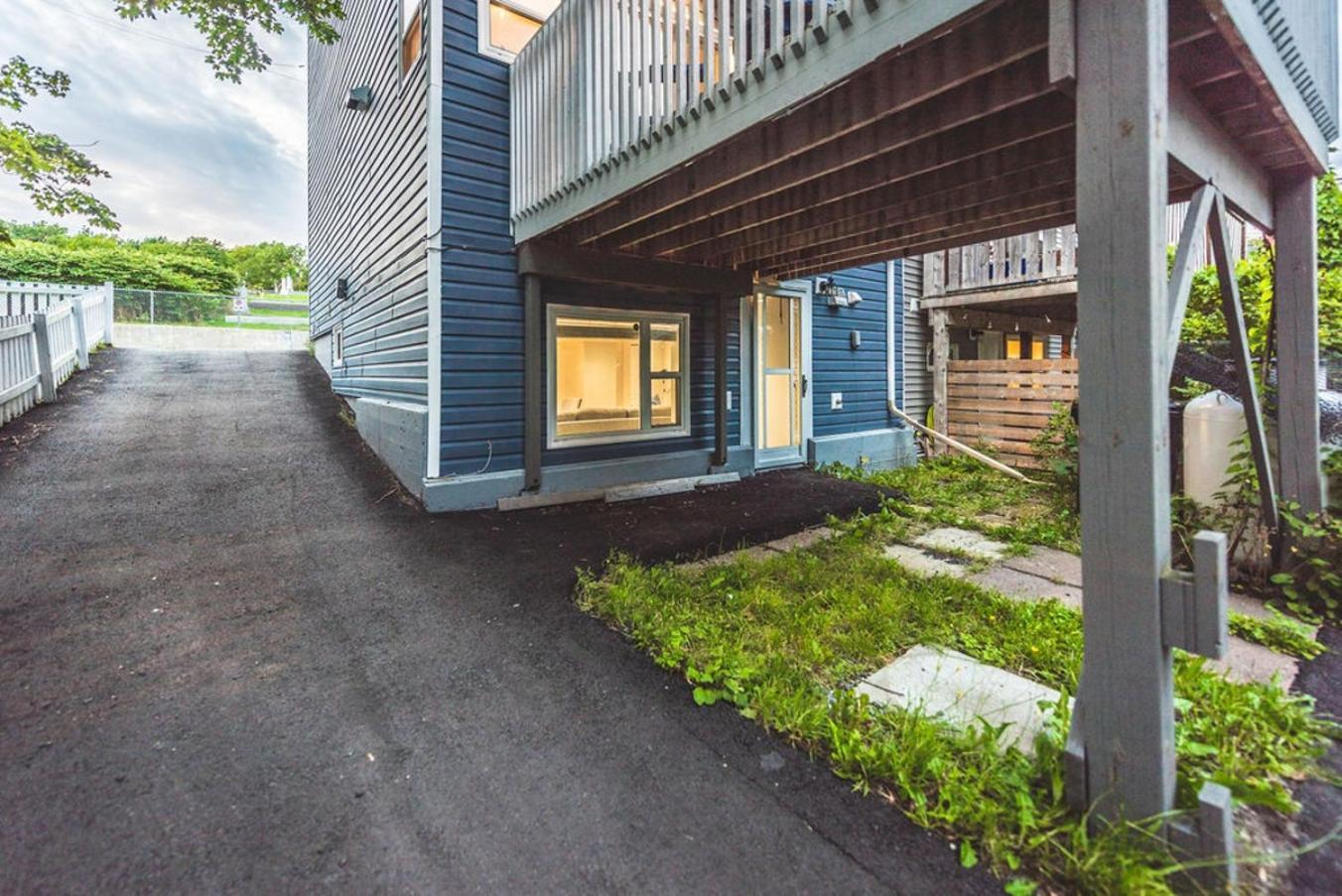 Вилла Blvd House Quidi Vidi Lake Parking Сент-Джонс Экстерьер фото