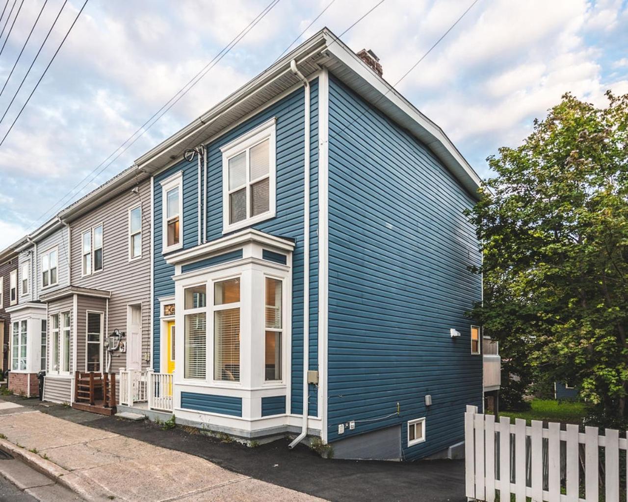 Вилла Blvd House Quidi Vidi Lake Parking Сент-Джонс Экстерьер фото